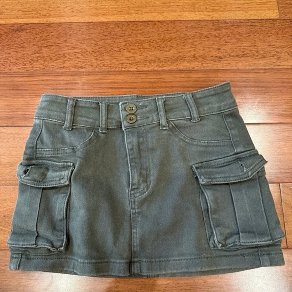 Shein green cargo mini skirt